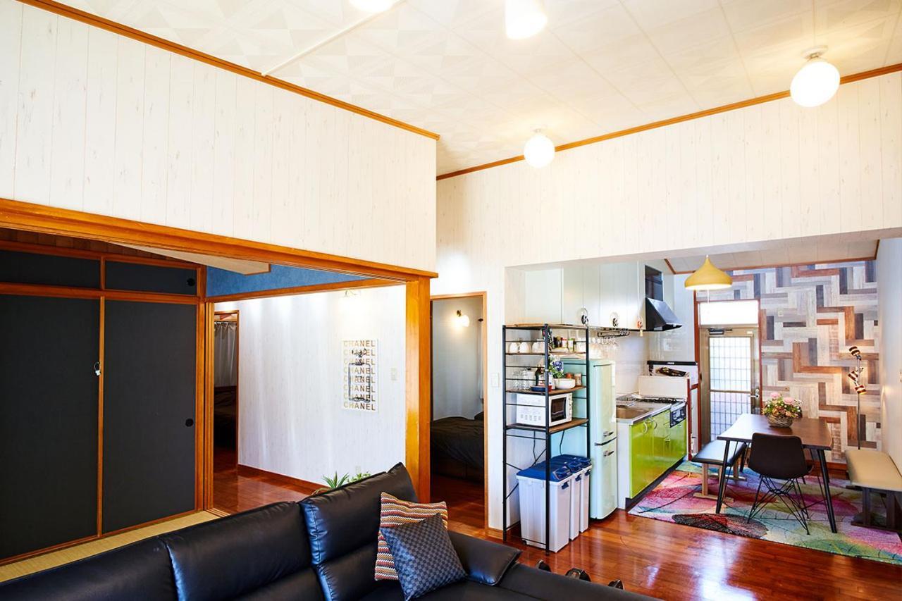 Terrace House Tsubokawa Villa Naha Exterior foto